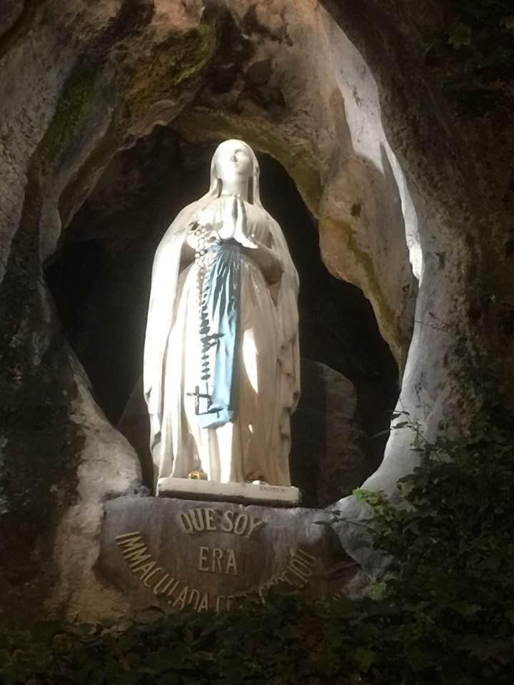 ホテル La Sainte Famille ルルド エクステリア 写真