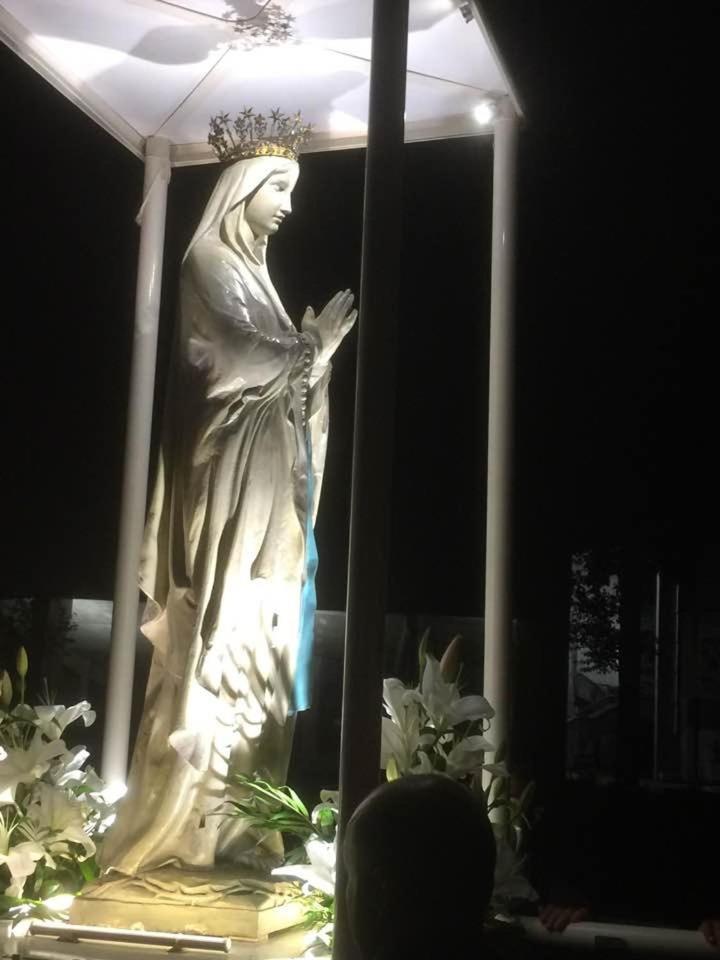 ホテル La Sainte Famille ルルド エクステリア 写真